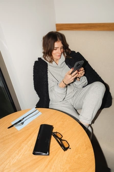 BLUZA Z KAPTUREM SZARA