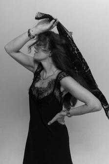 SUKIENKA CLASSIC BLACK KORONKA